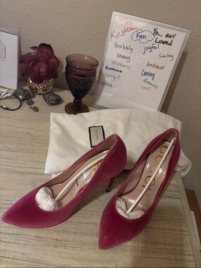 Gucci Pink Velvet Pointed-Toe Stiletto Pumps